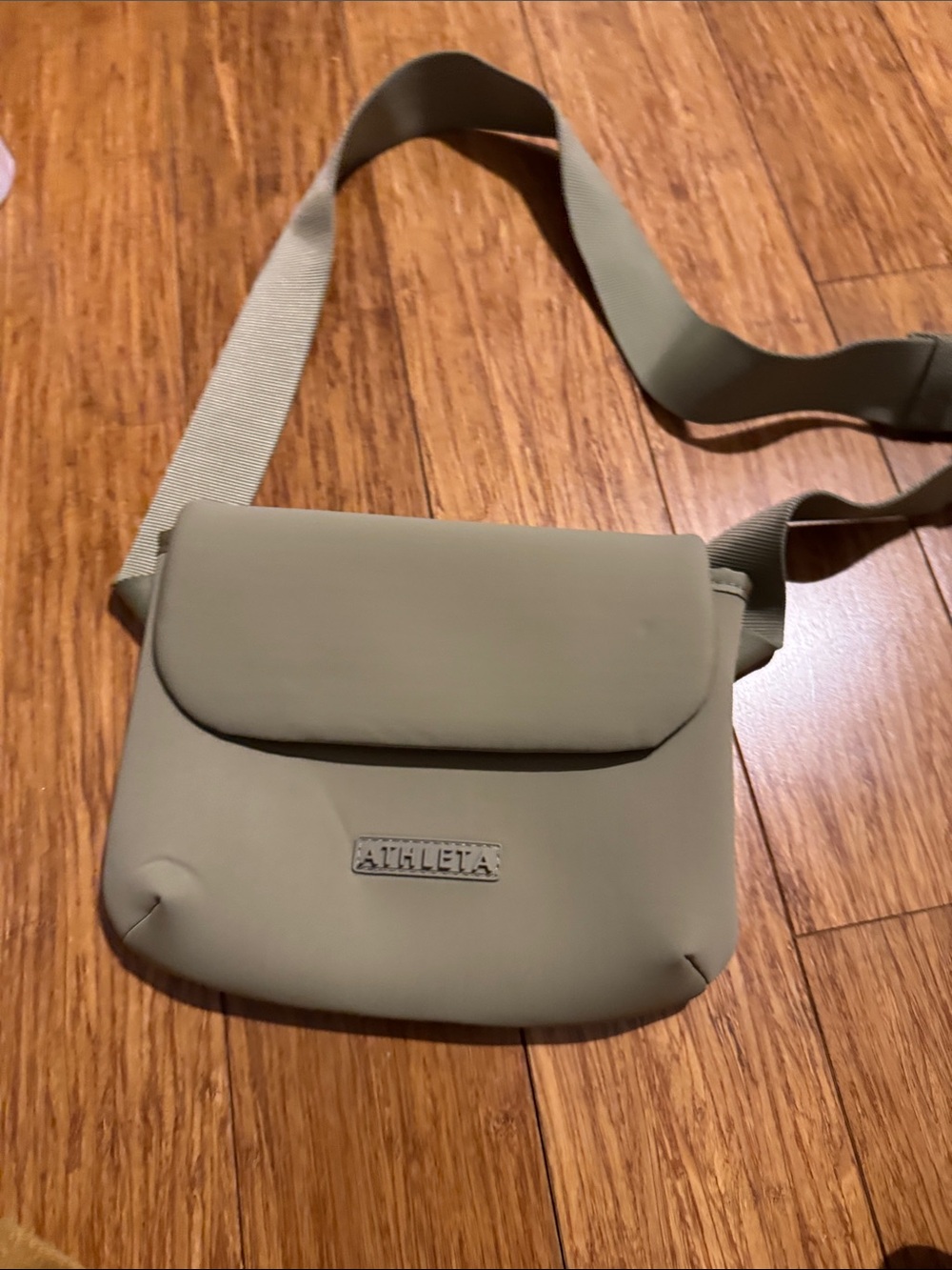 Athleta Diem Fanny Pack Olive Branch Green Crossbody Bag with Adjustable Stta